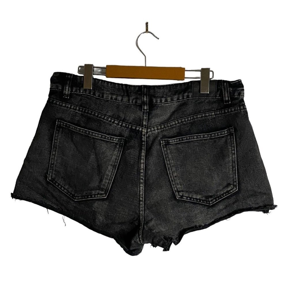 Aeropostale Women's High Waisted Black Distressed Mom Shorts Sz 12 - Picture 2 of 4